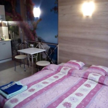 Студия На Французском Бульваре 36 Kharkiv Exterior photo